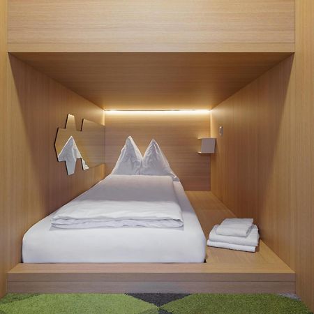 The Lab Capsule Hotel Thun Ngoại thất bức ảnh