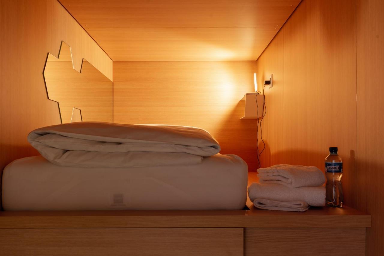 The Lab Capsule Hotel Thun Ngoại thất bức ảnh